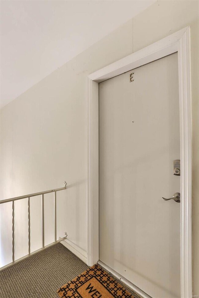 13453 Coliseum Dr Unit E, Chesterfield, MO 63017 Condo for Rent in