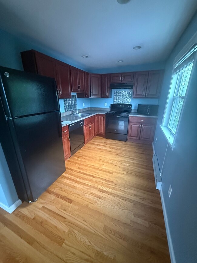 Kitchen - 381 31st St