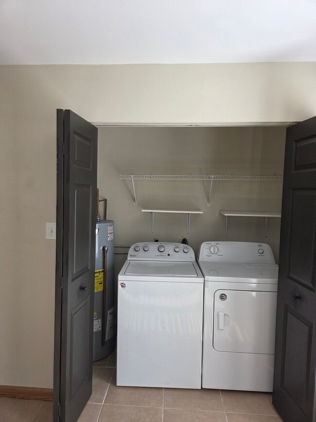 Building Photo - 3007 W Sunset Dr