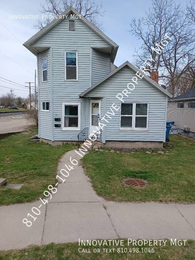 Primary Photo - Near Downtown Holly Apartment!