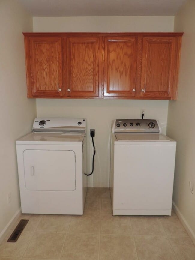 Building Photo - Lovely 3 Bedroom, 2 Bathroom Home!