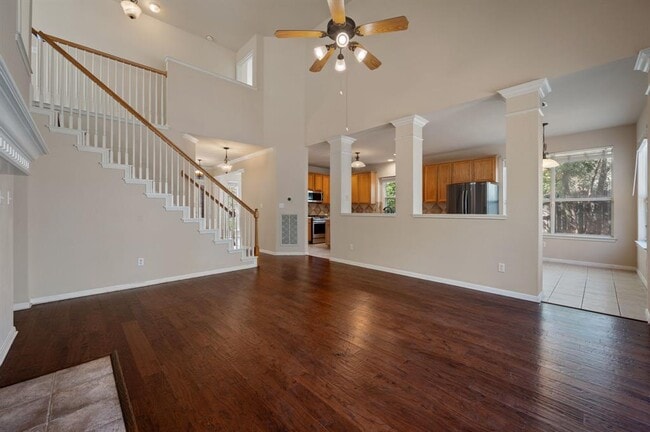 Foto del edificio - 6612 Convict Hill Rd