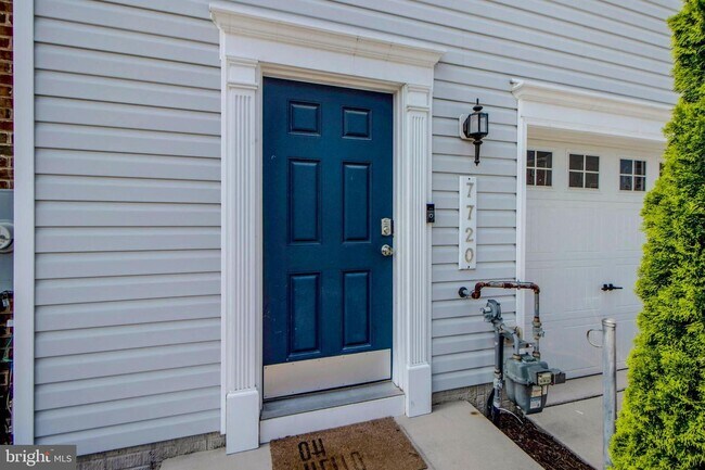 Building Photo - 7720 Village Park Dr