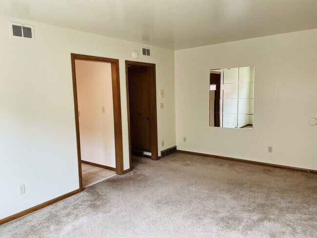 Foto del edificio - Newport Apartments Bldg #1