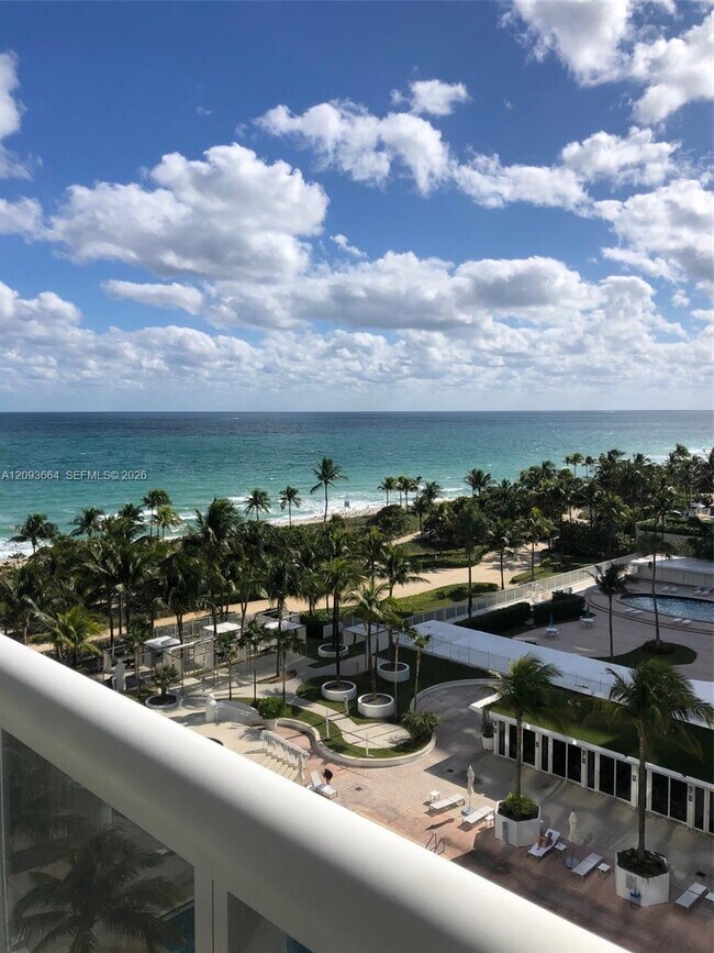 Foto del edificio - 10275 Collins Ave