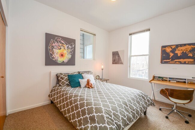 Foto del edificio - 1407 N Wicker Park Ave