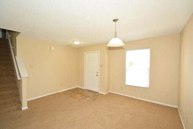 Foto del edificio - 5660 Grassy Bank Dr