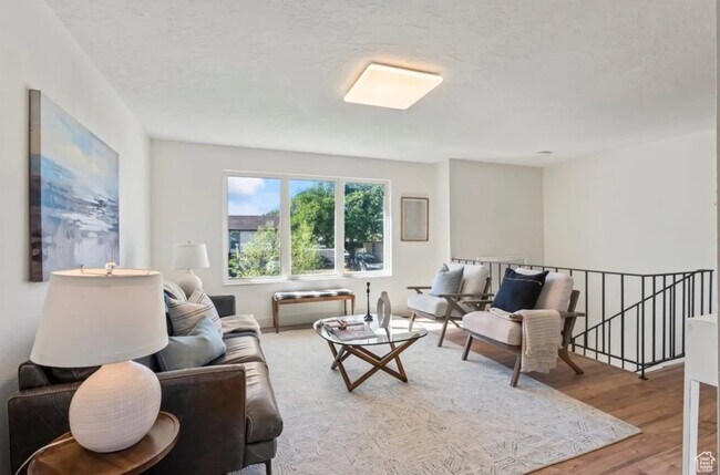 Foto del edificio - 5649 Bree St