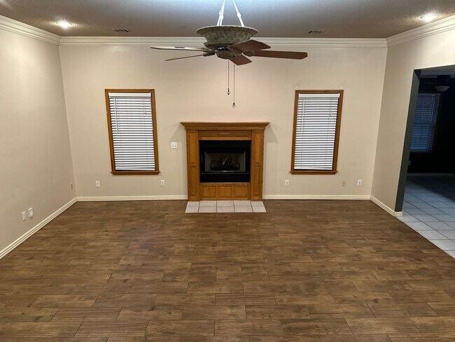 Building Photo - Available August 1st! 3-Bedroom, 2-Bathroom Home in East Rogers