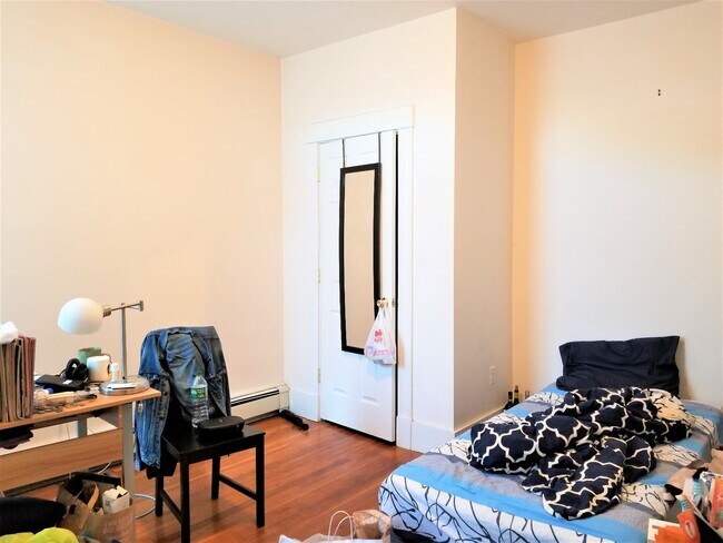 Foto del edificio - Saint Lukes Rd 4bed / 2bath in Allston available 9/1/2026