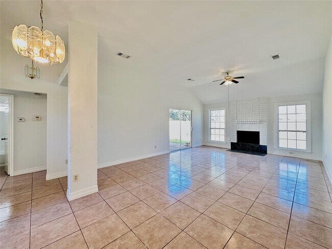 Foto del edificio - 16707 Village Trace Dr