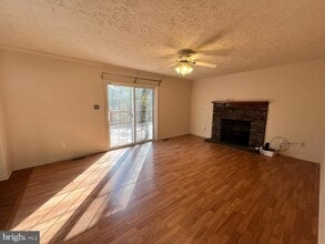 Building Photo - 46843 Planters Ct