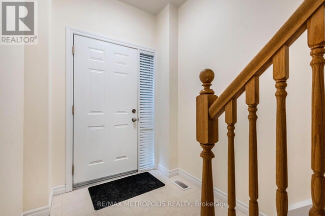 Building Photo - 619-619 Wild Ginger Ave