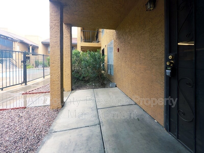 Primary Photo - 1831 W Mulberry Dr