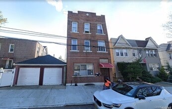 Building Photo - 61-54 55th Dr