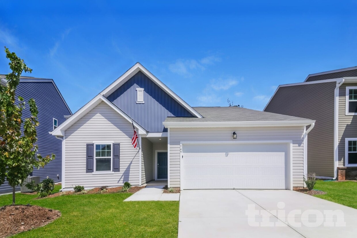 Primary Photo - 149 Gladstone Loop