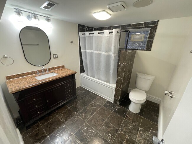 Foto del edificio - 3402 W Beach Ave