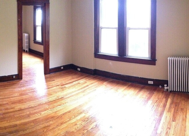 Foto del edificio - 223 E Mountain Rd