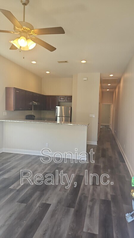 Building Photo - 2515 Mazant St