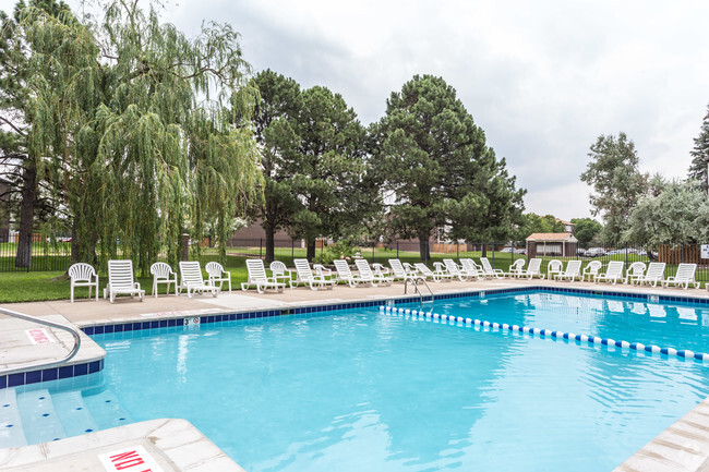 Building Photo - Pine Creek Apartments