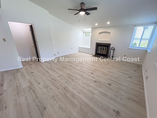 Building Photo - AVAILABLE NOW - Updated Home in San Luis O...
