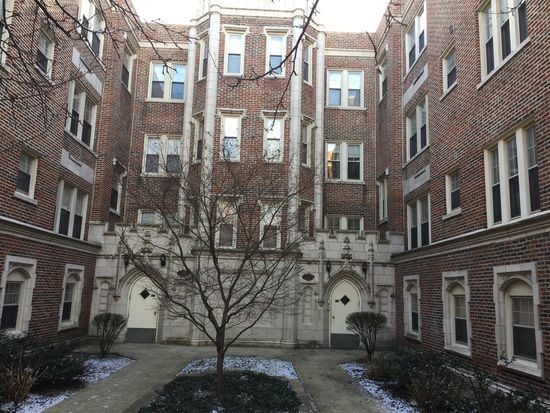 Primary Photo - 2303 E 70th Pl