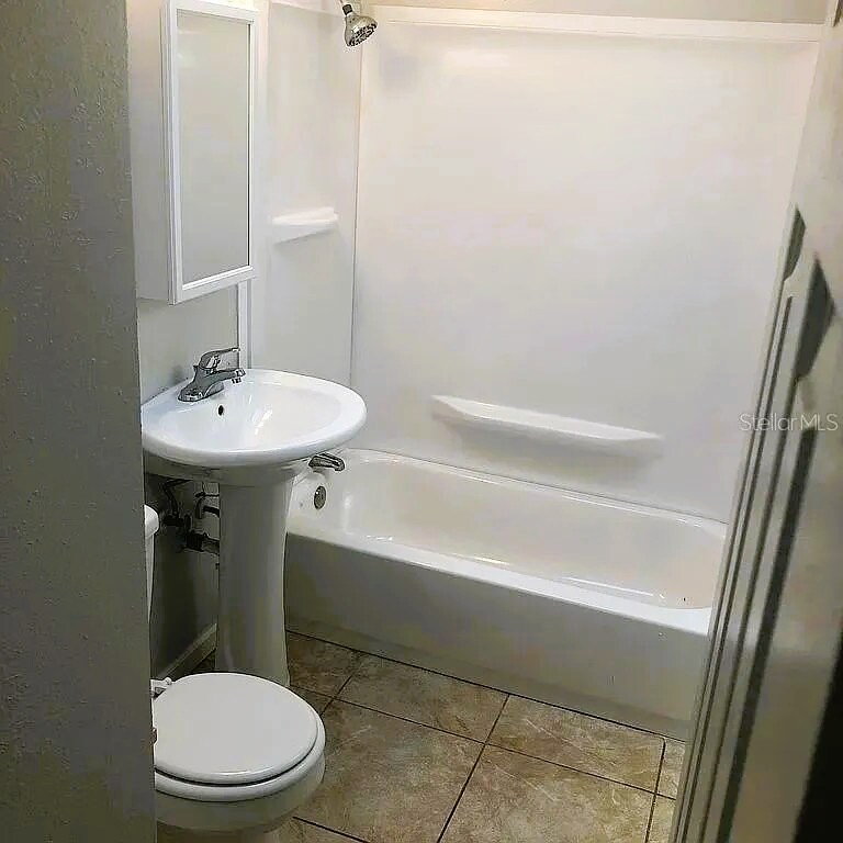 Foto del edificio - 119 Edgewater Dr