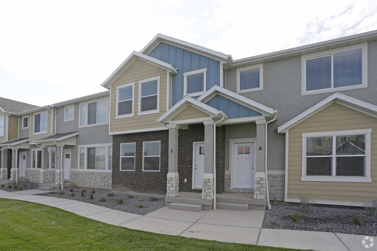 Porter Ranch Townhomes Rentals in Eagle Mountain at 3931 E Cardon Ln Eagle Mountain, UT