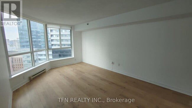 Building Photo - 38-2738 Elm St