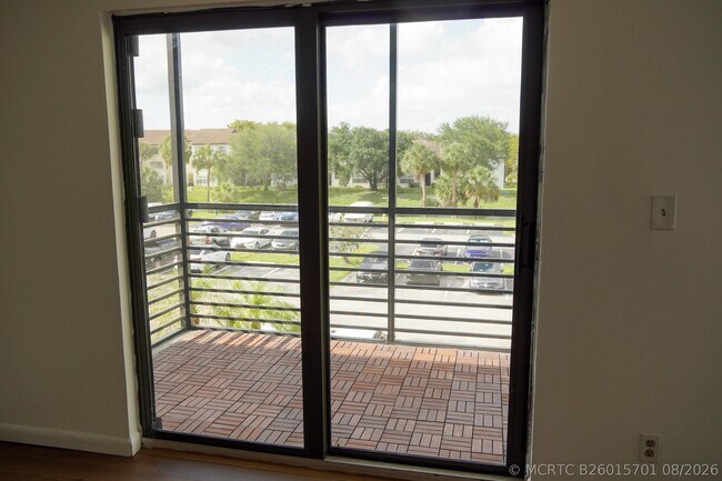 Foto del edificio - 3720 N Pine Island Rd