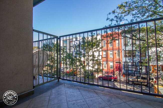 Foto del edificio - 22 Goodwin Pl