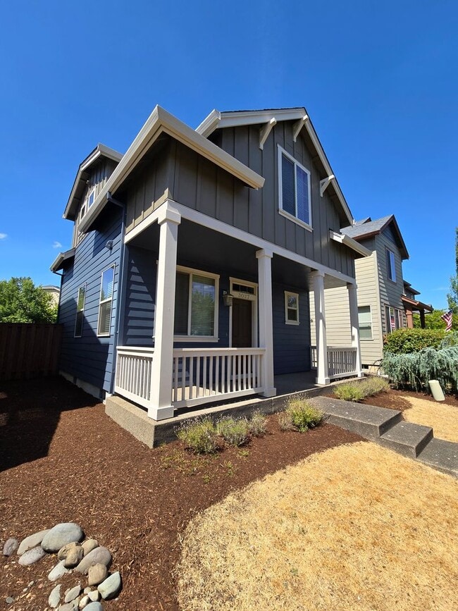 Building Photo - 3027 NW Flame Tree Ln