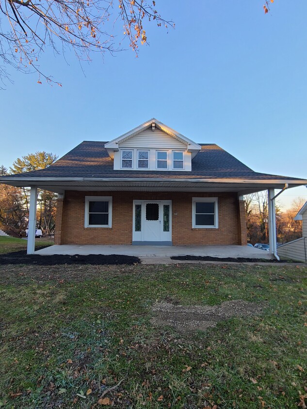 Primary Photo - 4212 Jonestown Rd
