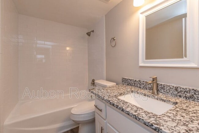 Foto del edificio - 1602 Johns Rd