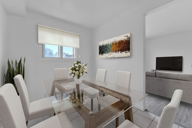 Building Photo - MacIntosh Court Apartments