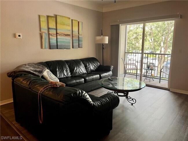Foto del edificio - 11500 Villa Grand