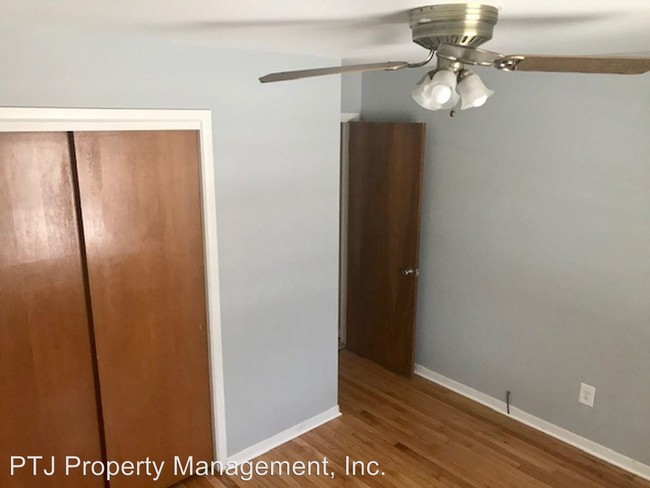 Building Photo - 2 br, 1 bath Apartment - 3330 GLADIOLA AVE SW