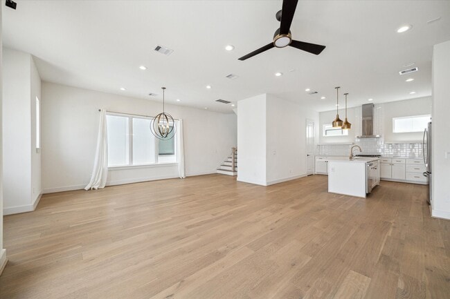 Building Photo - 1747 Ojeman Spring Ln