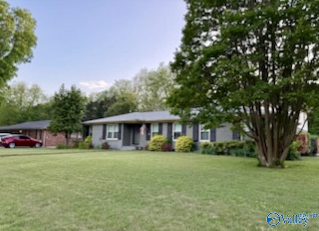 Foto del edificio - 377 College Park Ct NW