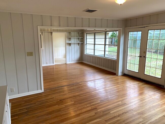 Foto del edificio - 3111 Broadmead