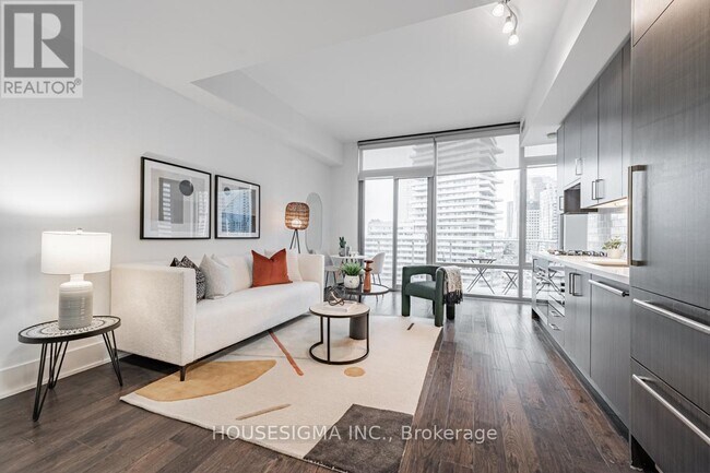Building Photo - 39-1039 Queens Quay E
