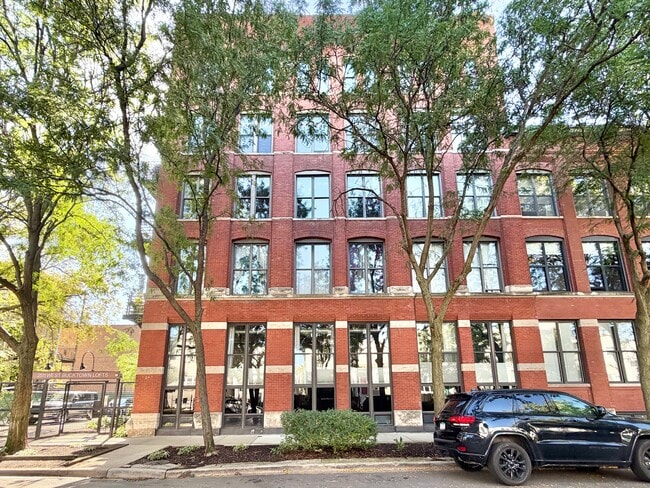 Building Photo - 2511 W Moffat St