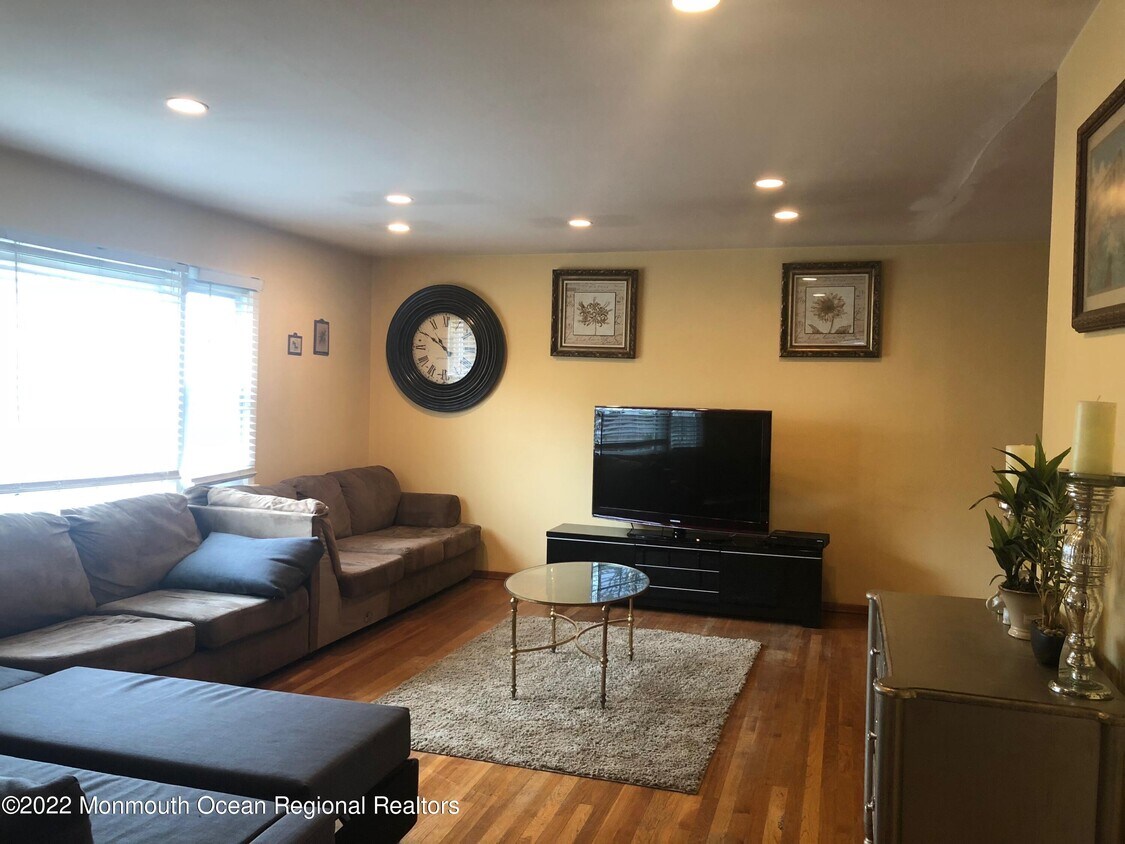 7 Corey Dr, Oakhurst, NJ 07755 House Rental in Oakhurst, NJ