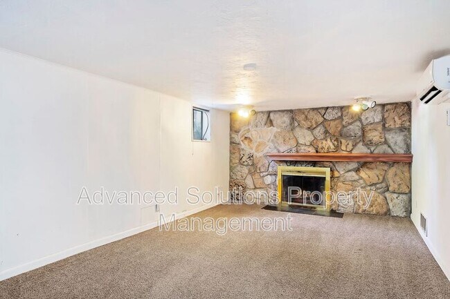 Building Photo - 1590/1592 E Laird Ave