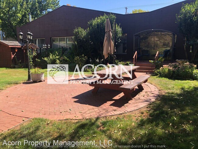 Foto del edificio - 1830 NW 23rd Pl