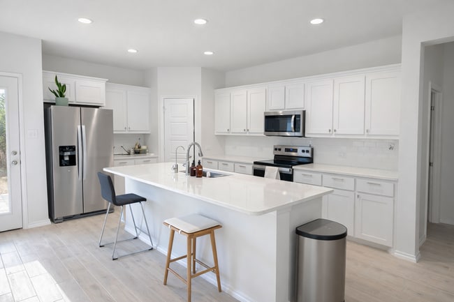 Building Photo - 1902 Iris Rd