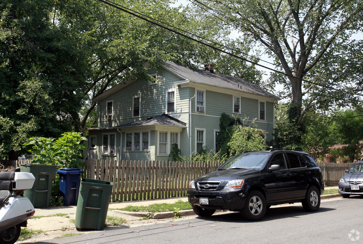 Building Photo - 2406 Clyde Ave