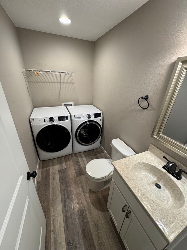 Foto del edificio - 929 W 1st St