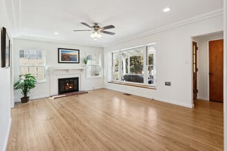 Building Photo - 526 Avenue A