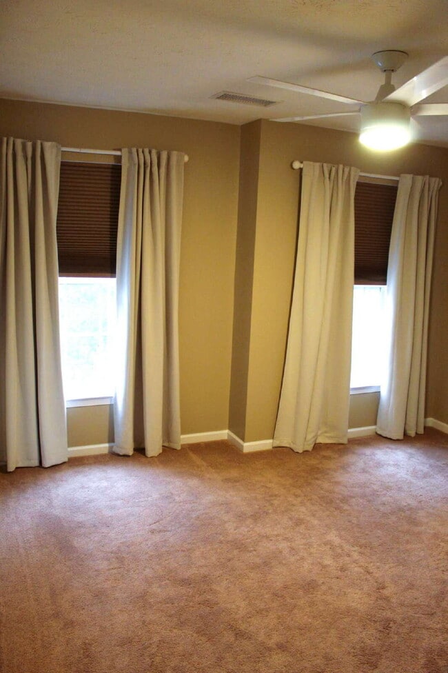 Foto del edificio - Roomy 3-Bedroom Townhouse in Baldwin Neigh...